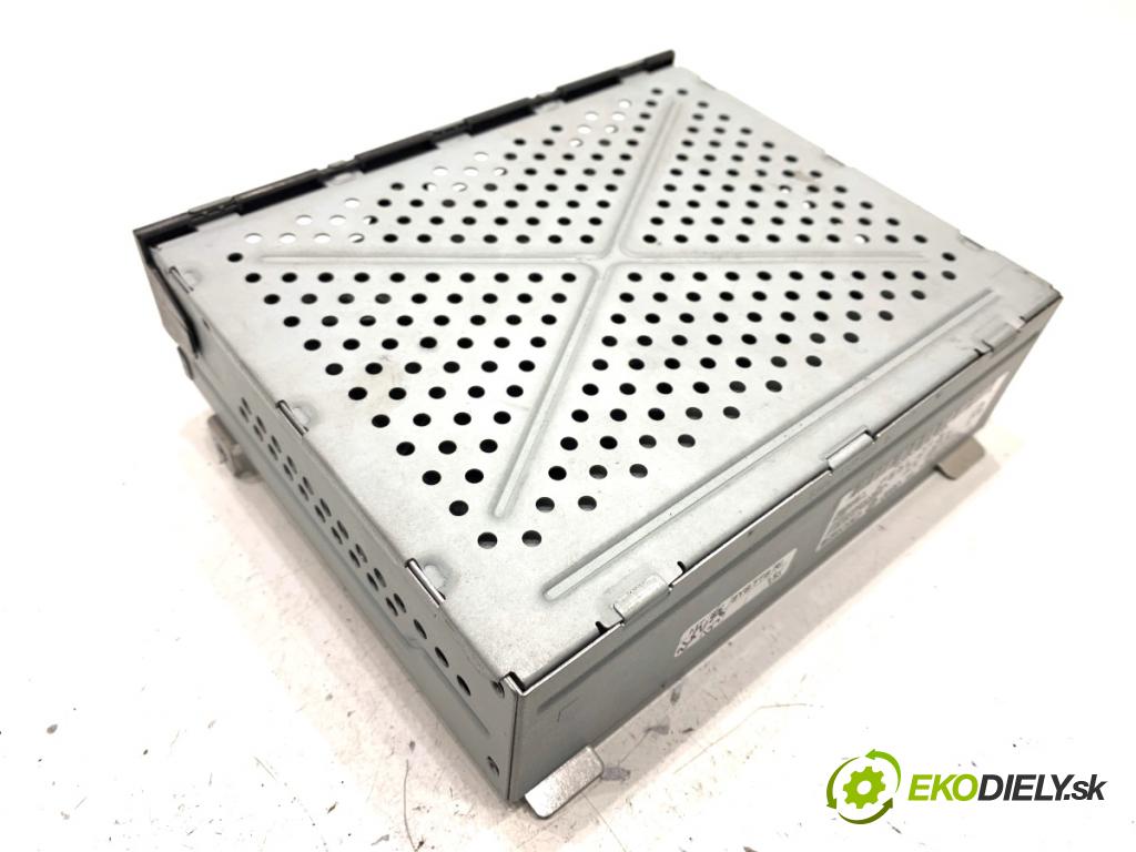 AUDI A4 B8 Kombi 2008 140 kW 2.7 TDI 2698 TUNER radia 4E0910541T