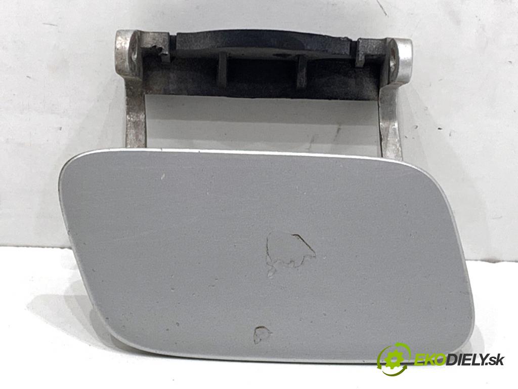 AUDI A4 B8 Kombi 2008 140 kW 2.7 TDI 2698 kryt nárazníka přední část pravá 8K0955276A