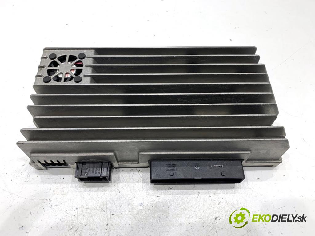 AUDI A4 B8 Kombi 2008 140 kW 2.7 TDI 2698 Zosilňovač 8T0035223T (Zosilňovač)