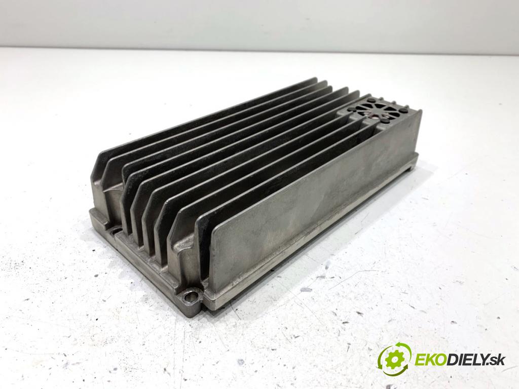 AUDI A4 B8 Kombi 2008 140 kW 2.7 TDI 2698 Zosilňovač 8T0035223T (Zosilňovač)