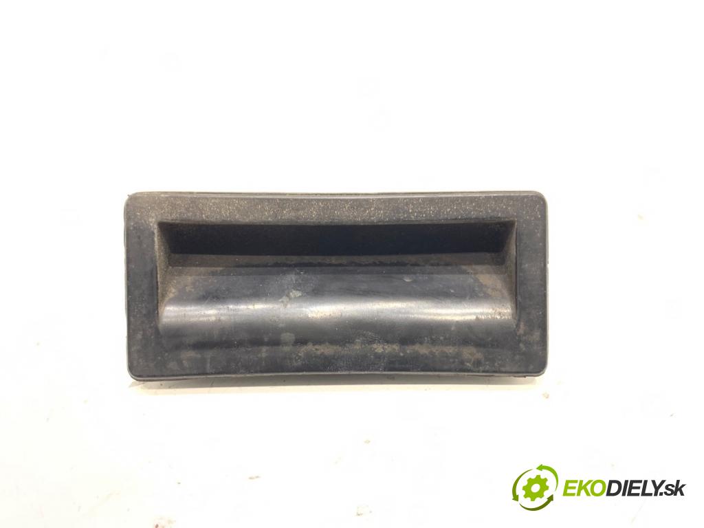 AUDI A4 B8 Kombi 2008 140 kW 2.7 TDI 2698 klika dveří zadní část 5N0827566B