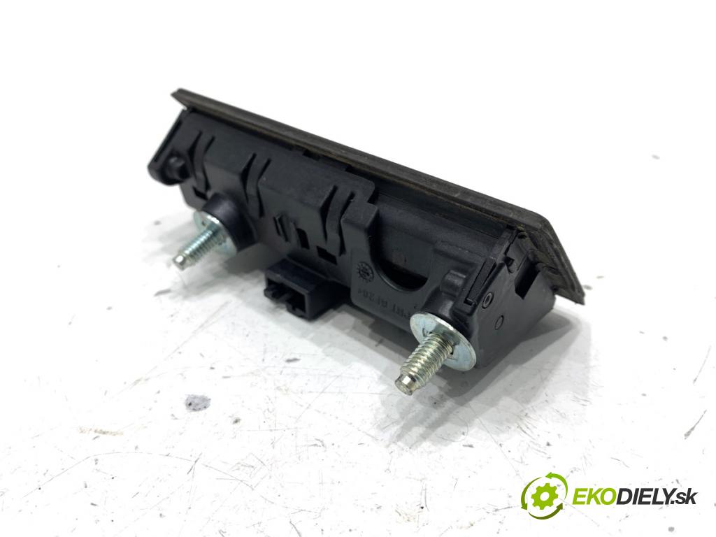 AUDI A4 B8 Kombi 2008 140 kW 2.7 TDI 2698 klika dveří zadní část 5N0827566B