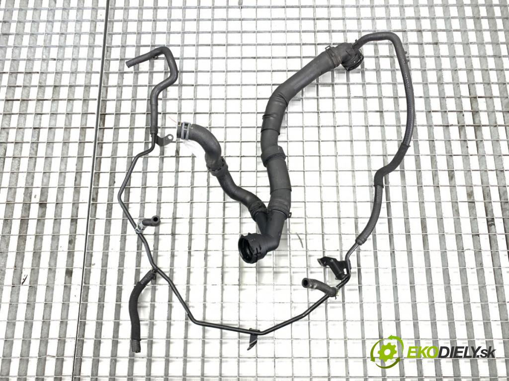 SEAT LEON III liftback 2017 132 kW 1.8 TSI 1798 Rozdeľovač vody 06K121075Q