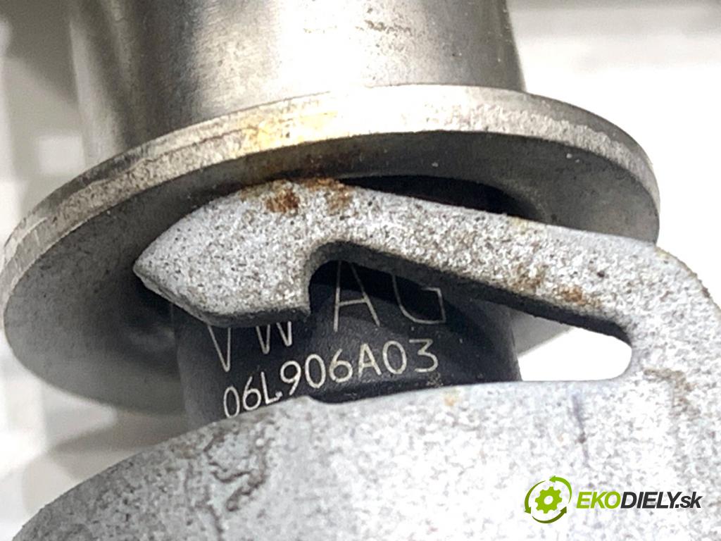 SEAT LEON III liftback 2017 132 kW 1.8 TSI 1798 Lišta vstrekovacia INJEKCIA: 06L906A03