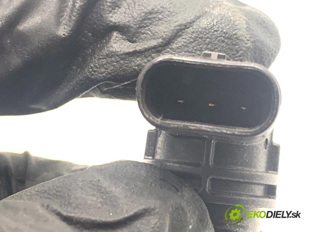 SEAT LEON III liftback 2017 132 kW 1.8 TSI 1798 snímač pozice vačkového hřídele 04C907601 (Snímač polohy klikového hřídele)