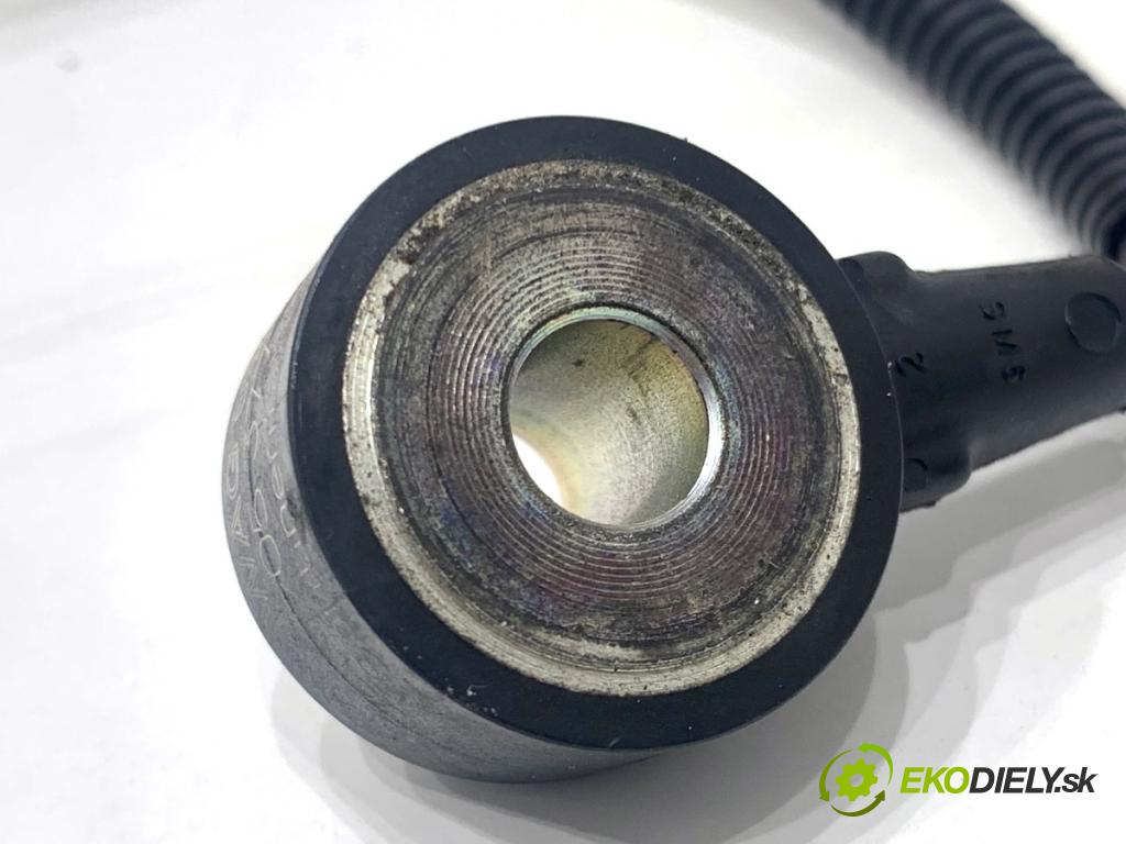 SEAT LEON III liftback 2017 132 kW 1.8 TSI 1798 Snímač klepania 06K905377 (Snímač)