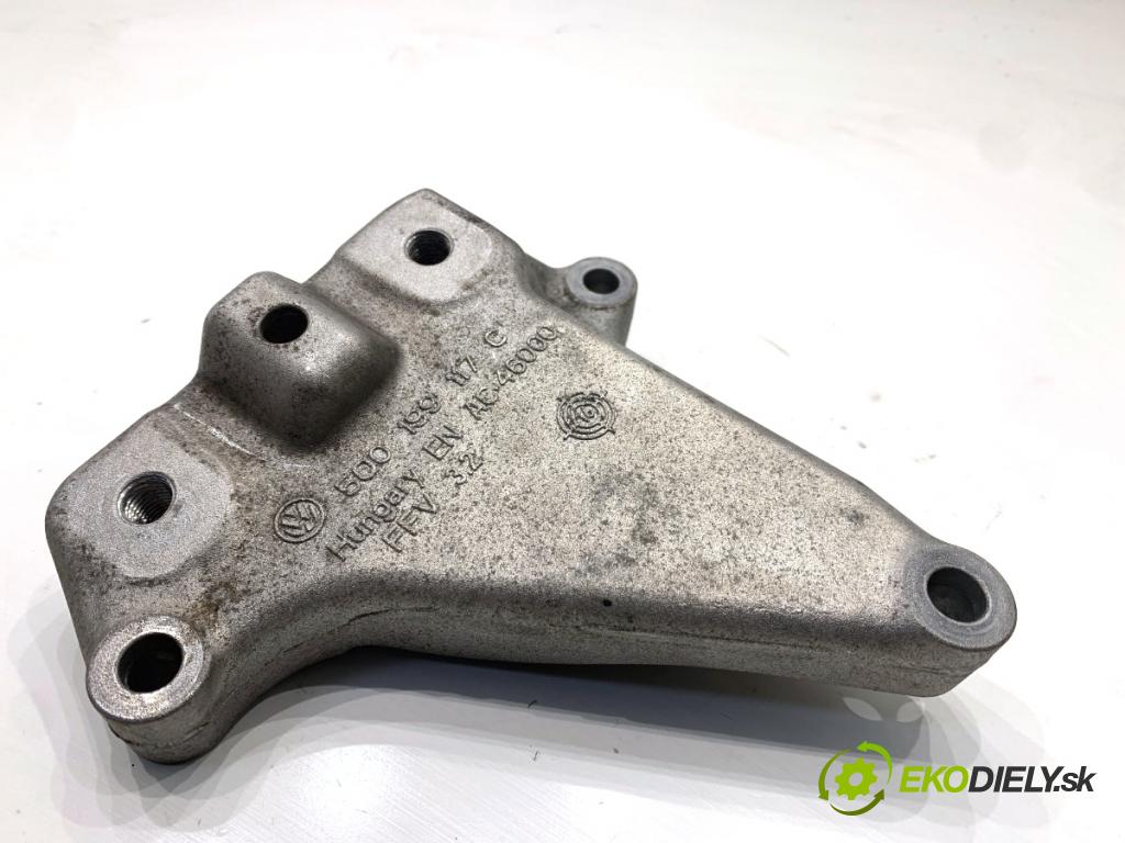 SEAT LEON III liftback 2017 132 kW 1.8 TSI 1798 Držiak Motor 5Q0199117C