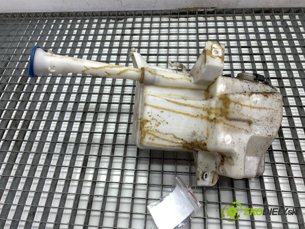 VOLVO V40 liftback 2016 88 kW D2 1969 Nádržka ostrekovačov 31276094