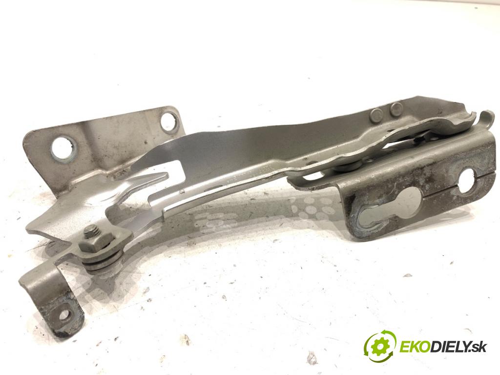 VOLVO V40 liftback 2016 88 kW D2 1969 Záves kapoty ľavy predný 31442084