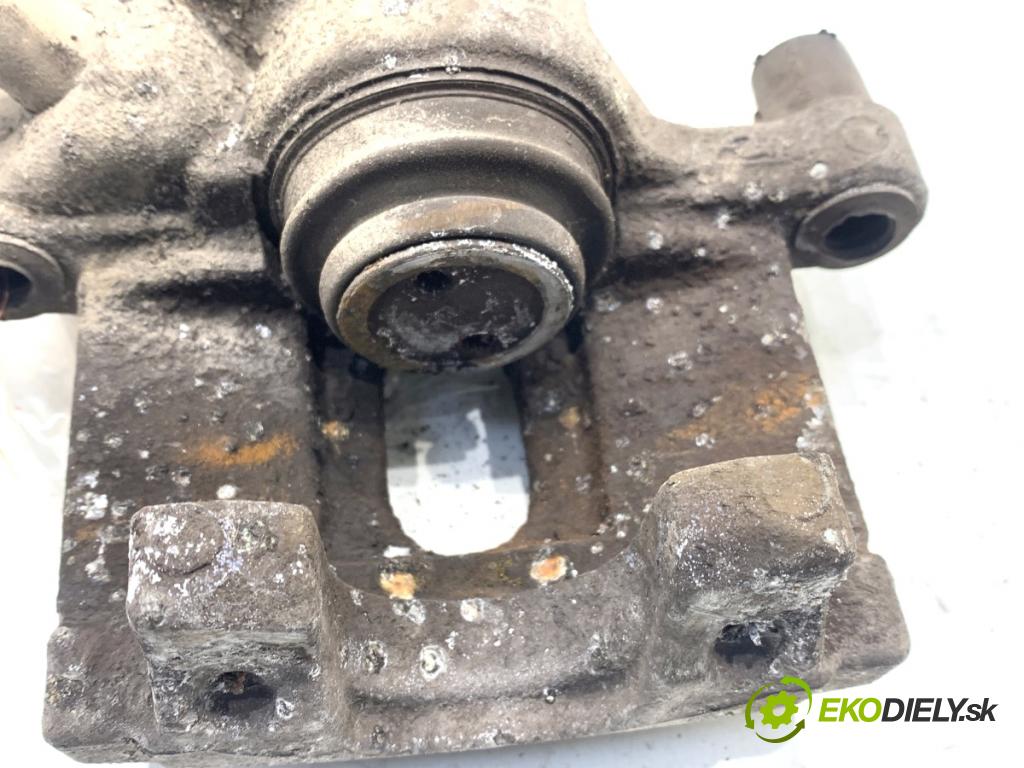 VOLVO V40 liftback 2016 88 kW D2 1969 Brzdič strmeň pravy zad