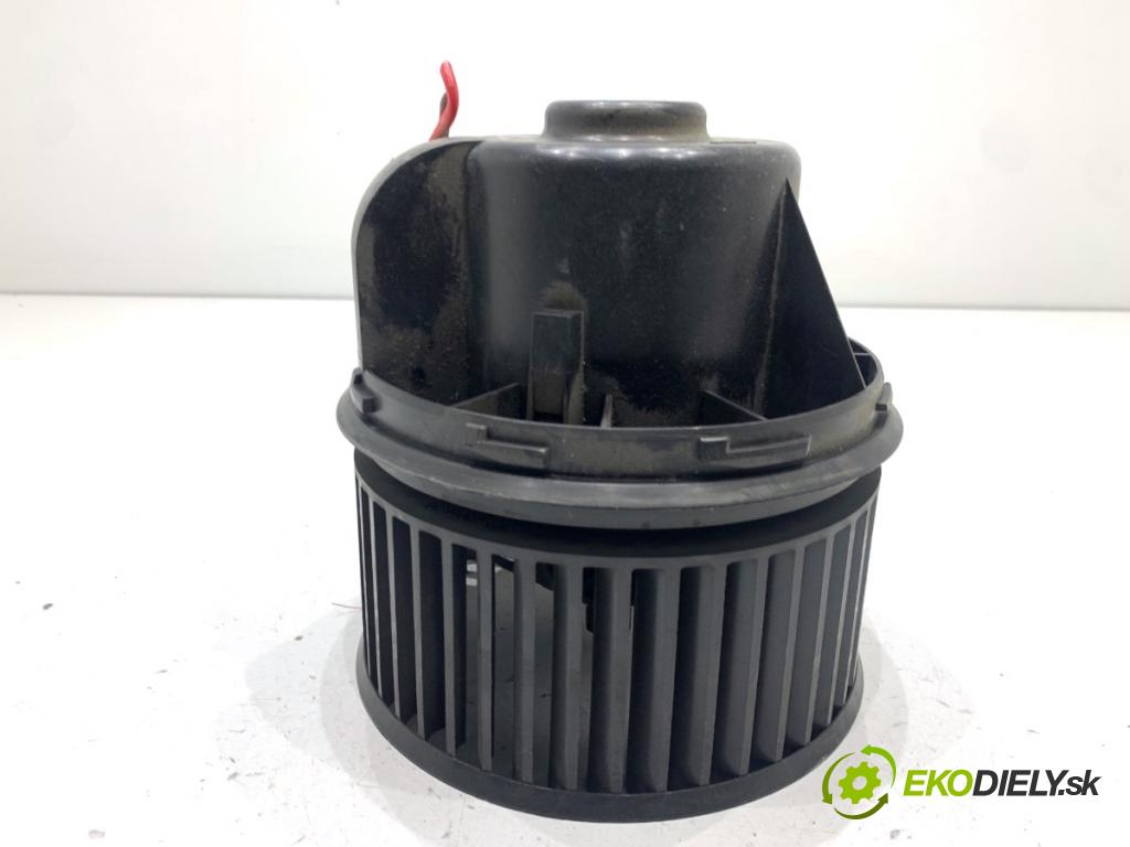 VOLVO V40 liftback 2016 88 kW D2 1969 topení AV6N-18456-AA