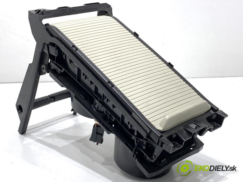 VOLVO V40 liftback 2016 88 kW D2 1969 držák na nápoje 08632777 (Držák nápojů)