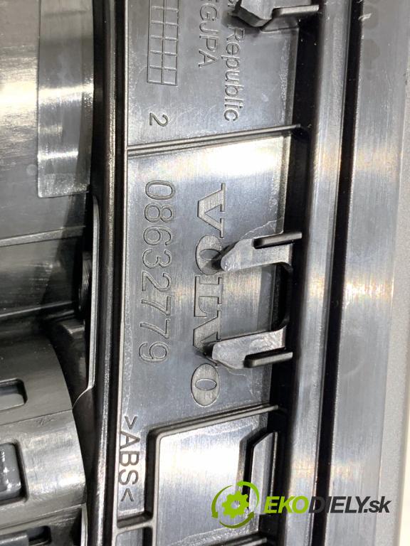 VOLVO V40 liftback 2016 88 kW D2 1969 držák na nápoje 08632777 (Držák nápojů)