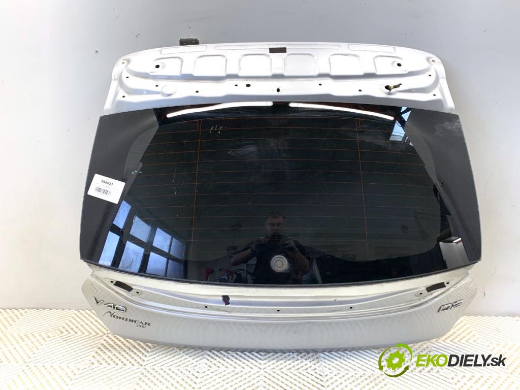 VOLVO V40 liftback 2016 88 kW D2 1969 kapota zad 711