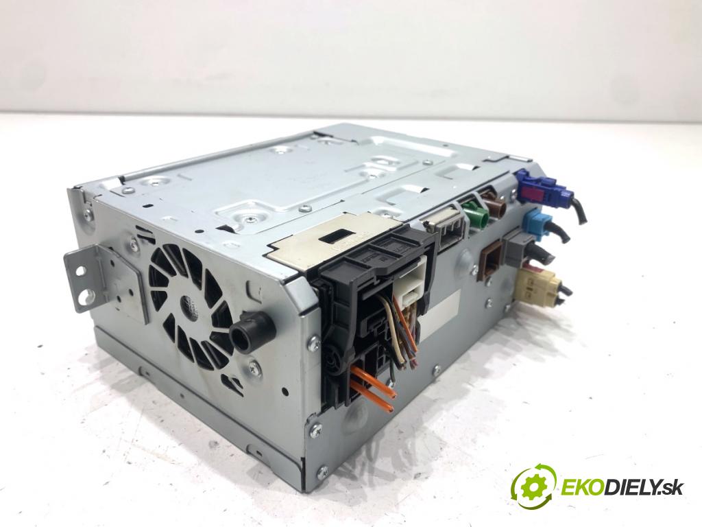 VOLVO V40 liftback 2016 88 kW D2 1969 RADIO 31466821 (Audio zařízení)