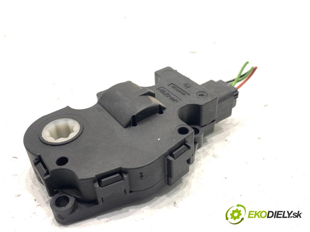 VOLVO V40 liftback 2016 88 kW D2 1969 motor topení 19E616-AA