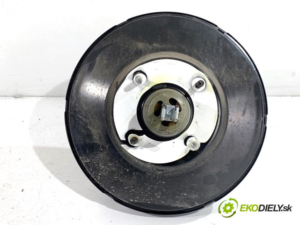 VOLVO V40 liftback 2016 88 kW D2 1969 Posilovač bŕzd P31362927