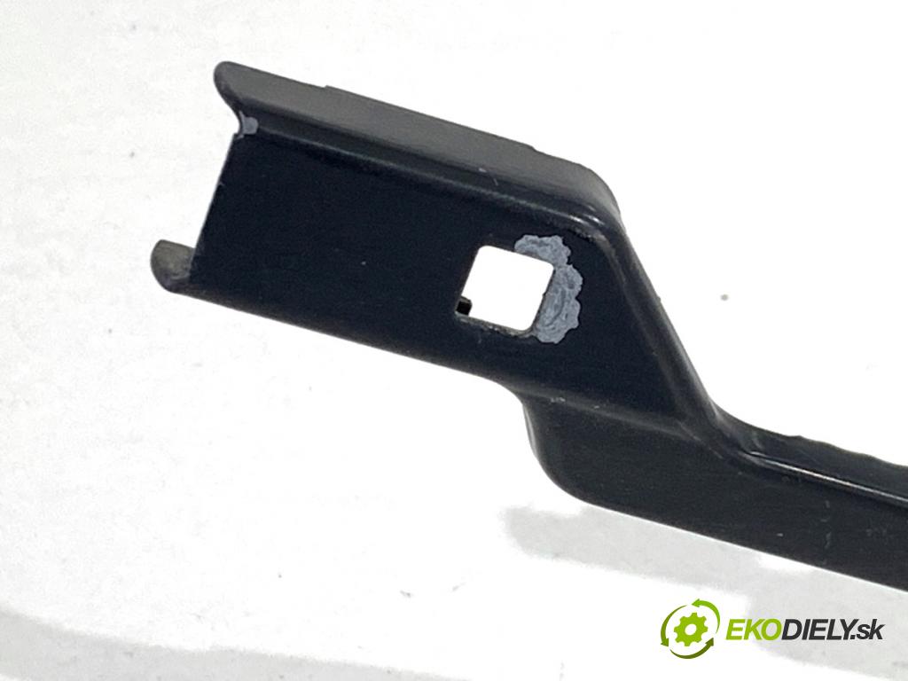 VOLVO V40 liftback 2016 88 kW D2 1969 ramena stěrače pravý přední část 31276060