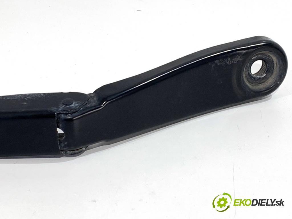 VOLVO V40 liftback 2016 88 kW D2 1969 Rameno stierače ľavy predný 31276059