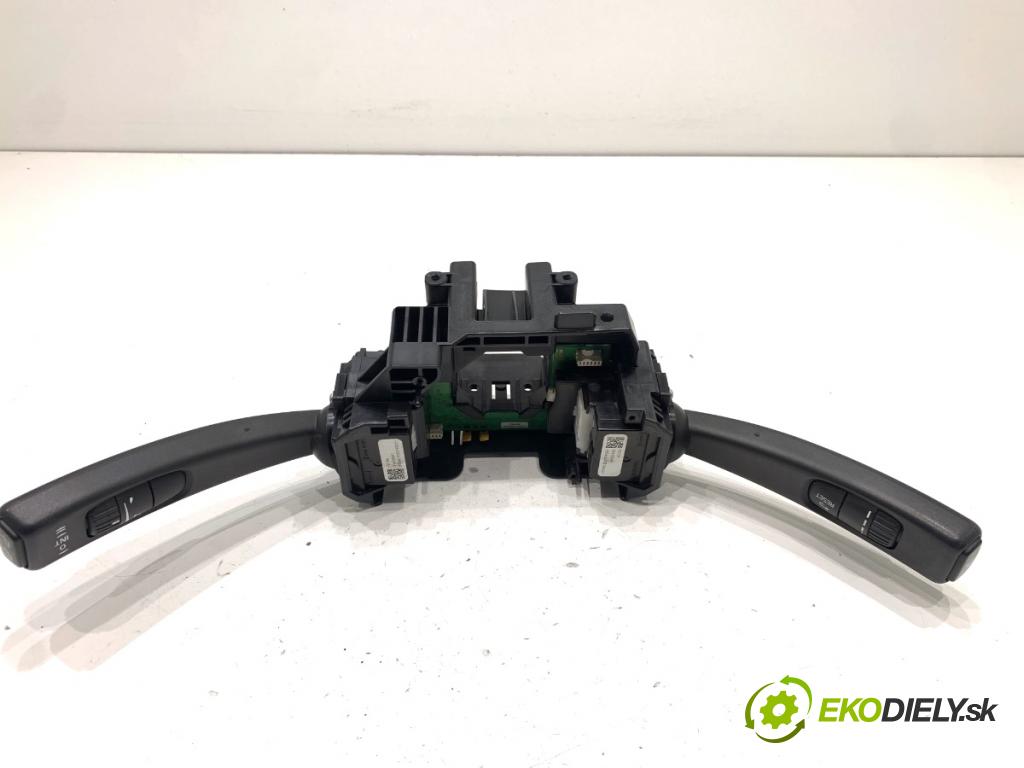 VOLVO V40 liftback 2016 88 kW D2 1969 Prepínač kombinovaný 31456029 (Prepínacie páčky pod volantom)