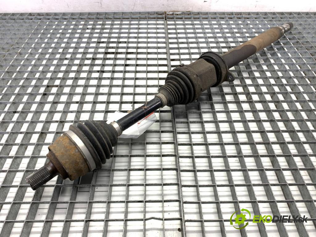 VOLVO V40 liftback 2016 88 kW D2 1969 Poloos pravy predný