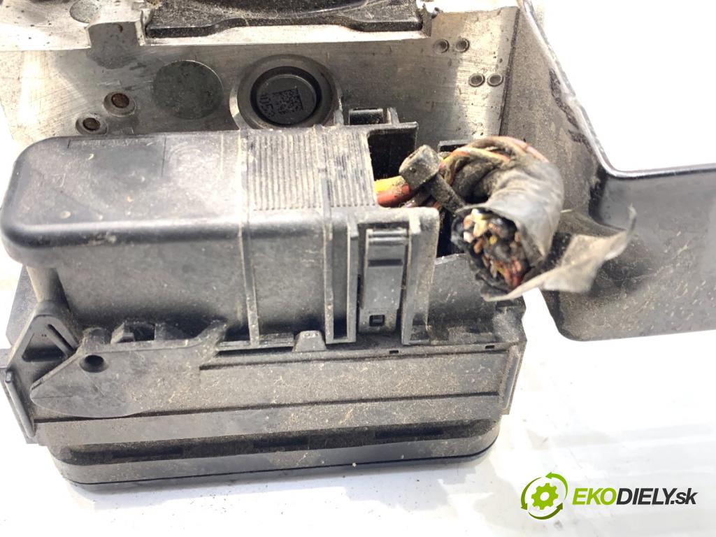 VOLVO V40 liftback 2016 88 kW D2 1969 Pumpa ABS 31423315 (Pumpa ABS)