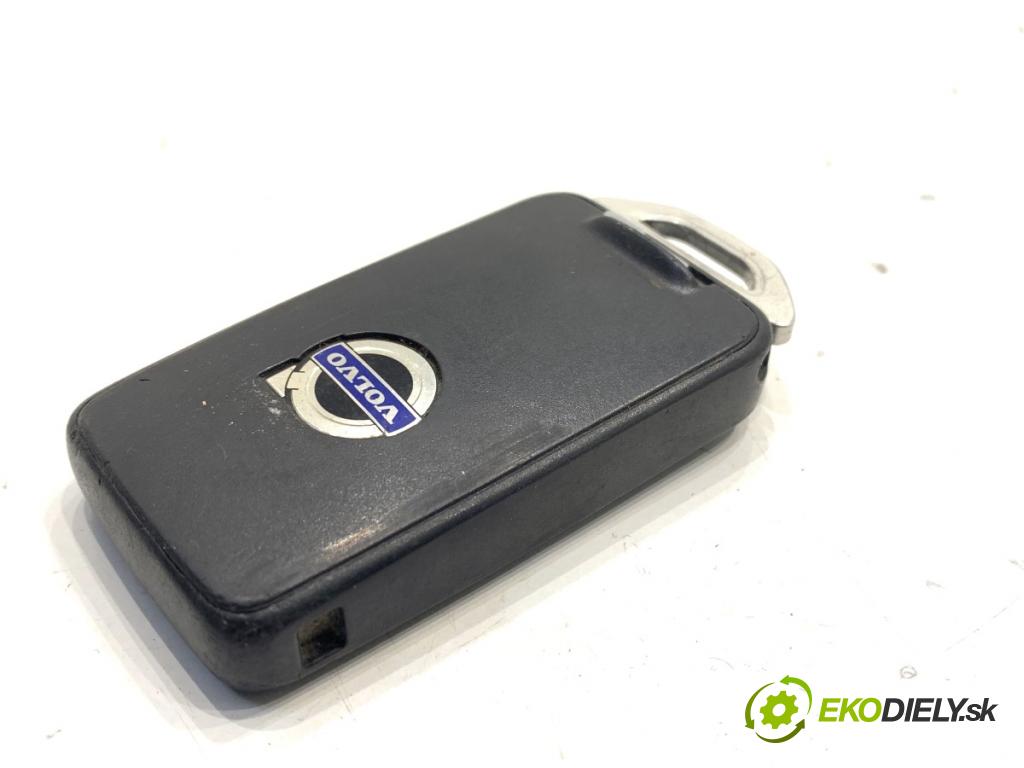 VOLVO V40 liftback 2016 88 kW D2 1969 klíč 30659607