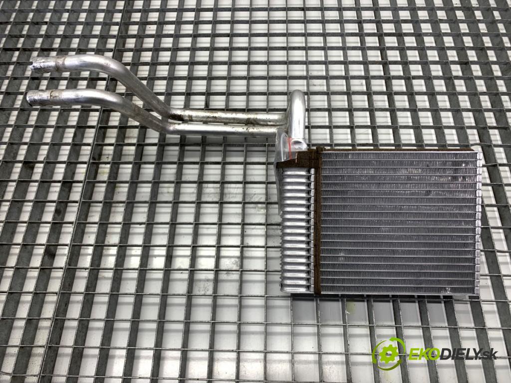 VOLVO V40 liftback 2016 88 kW D2 1969 Výhrevné teleso, radiátor kúrenia VPAMFH18476AB (Radiátor kúrenia)