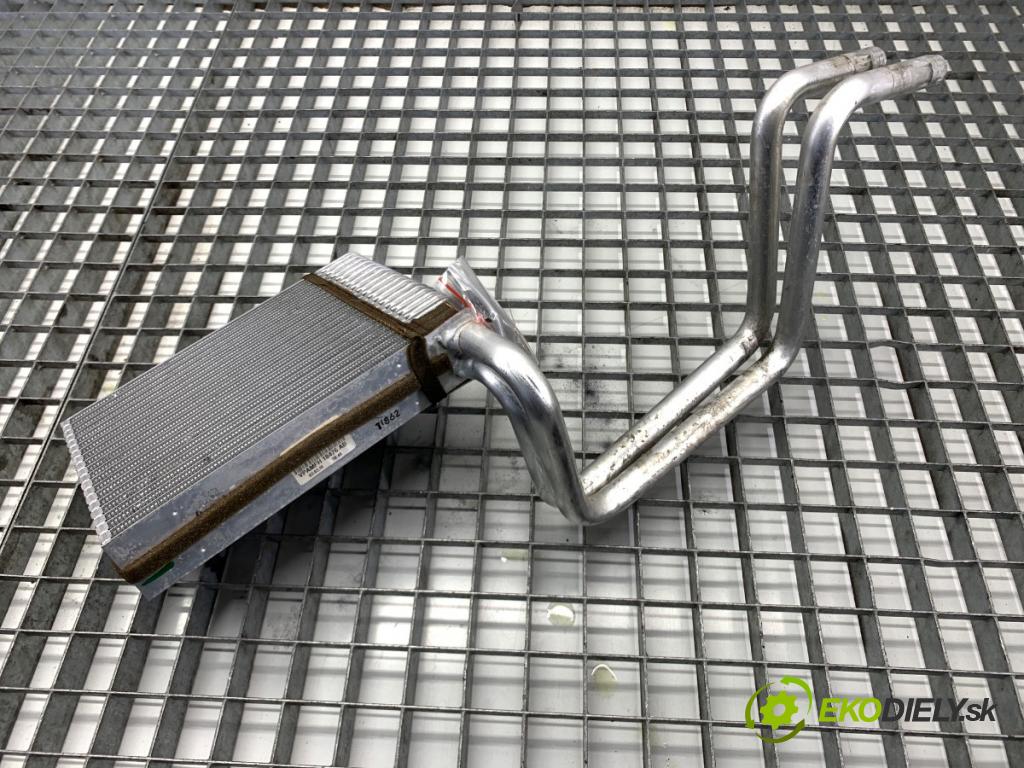 VOLVO V40 liftback 2016 88 kW D2 1969 Výhrevné teleso, radiátor kúrenia VPAMFH18476AB (Radiátor kúrenia)