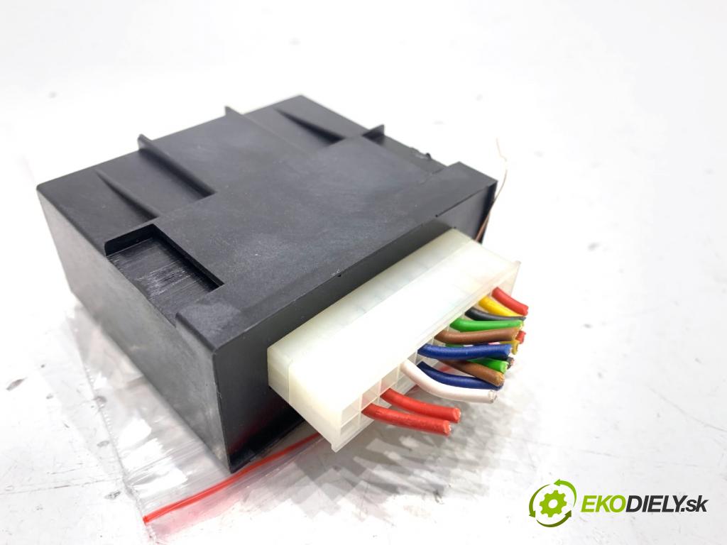 VOLVO V40 liftback 2016 88 kW D2 1969 Modul ťažného oka  (Riadiaca jednotka ostatné)