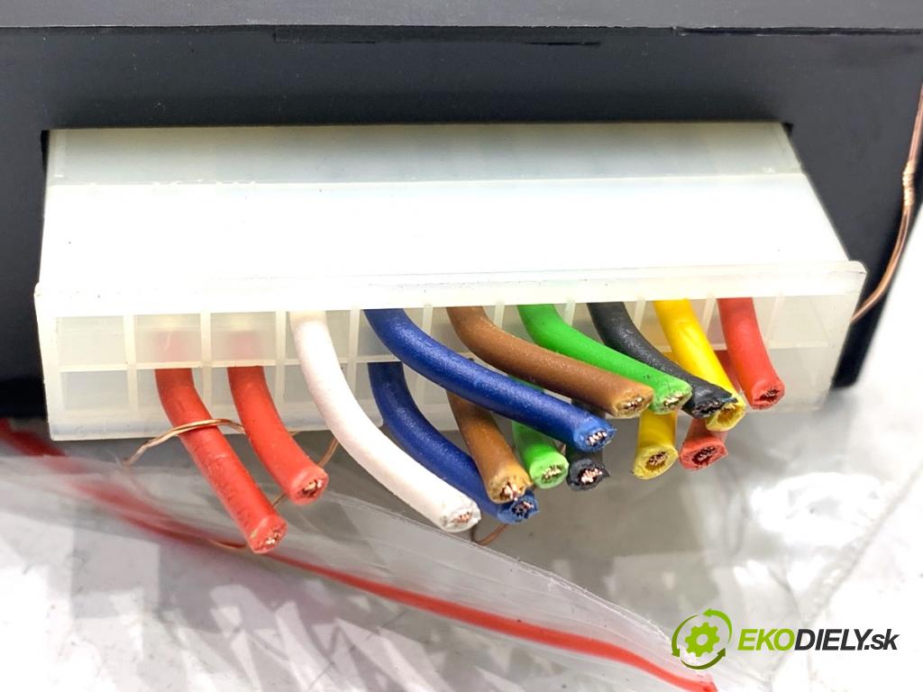 VOLVO V40 liftback 2016 88 kW D2 1969 modul tažného oka  (Řídící jednotka ostatní)