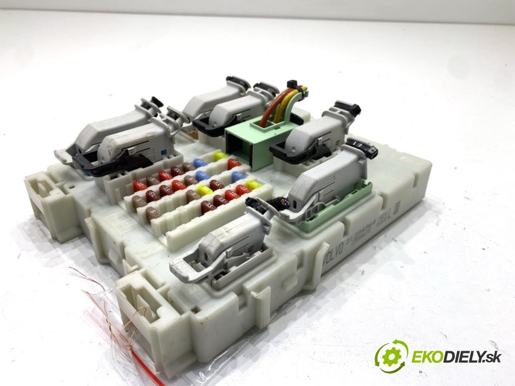 VOLVO V40 liftback 2016 88 kW D2 1969 modul BSI 31394964 (Pojistková skříňka)