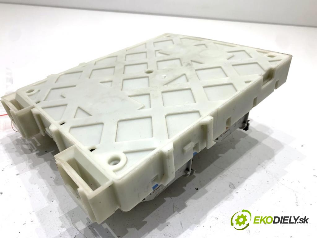 VOLVO V40 liftback 2016 88 kW D2 1969 modul BSI 31394964 (Pojistková skříňka)