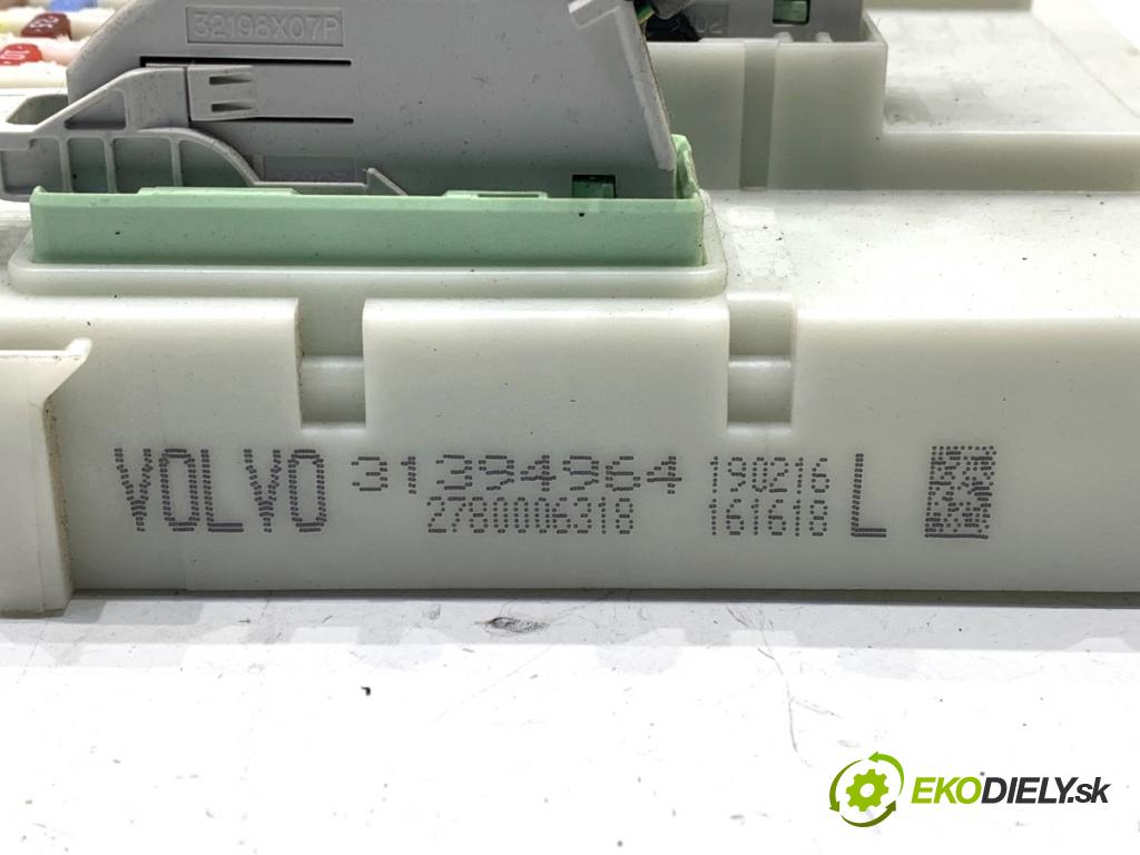 VOLVO V40 liftback 2016 88 kW D2 1969 modul BSI 31394964 (Pojistková skříňka)