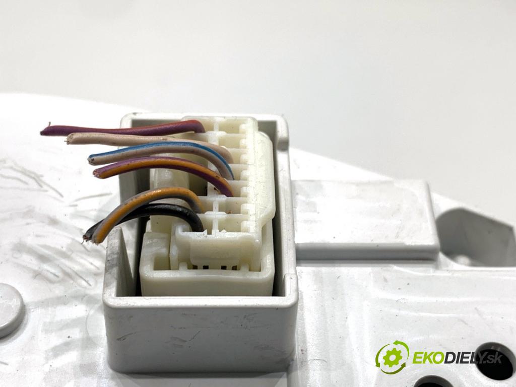 VOLVO V40 liftback 2016 88 kW D2 1969 Prístrojovka 31412873 (Prístrojová doska)