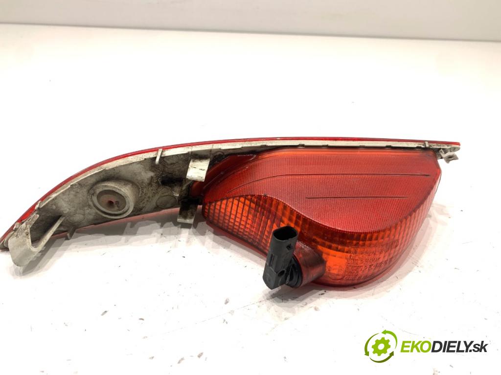 VOLVO V40 liftback 2016 88 kW D2 1969 světlo nárazníka levý zadní část 31420160