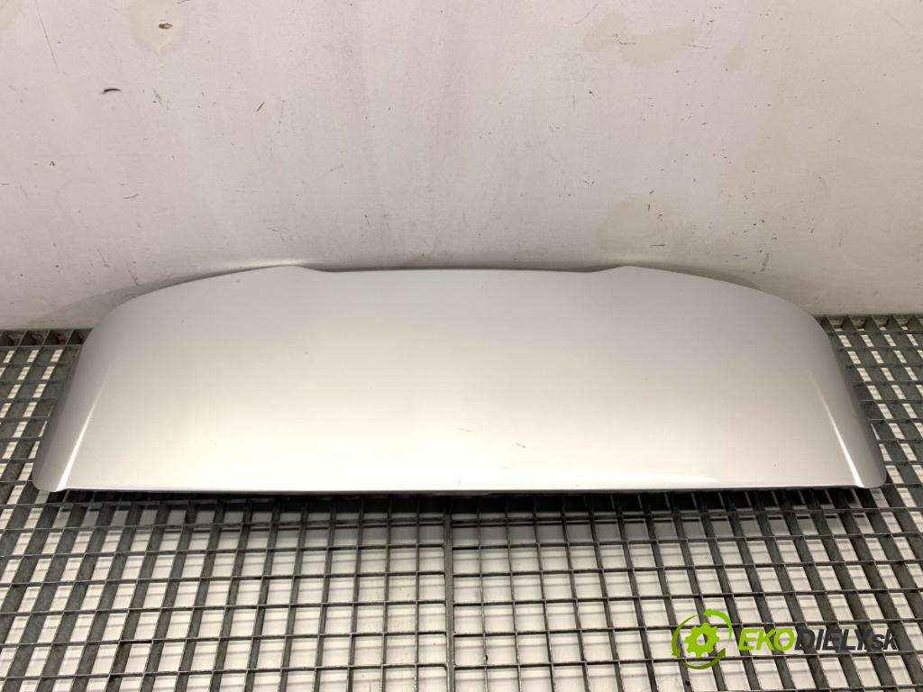 VOLVO V40 liftback 2016 88 kW D2 1969 Svetlo brzdových svetiel Spoiler krídlo 711