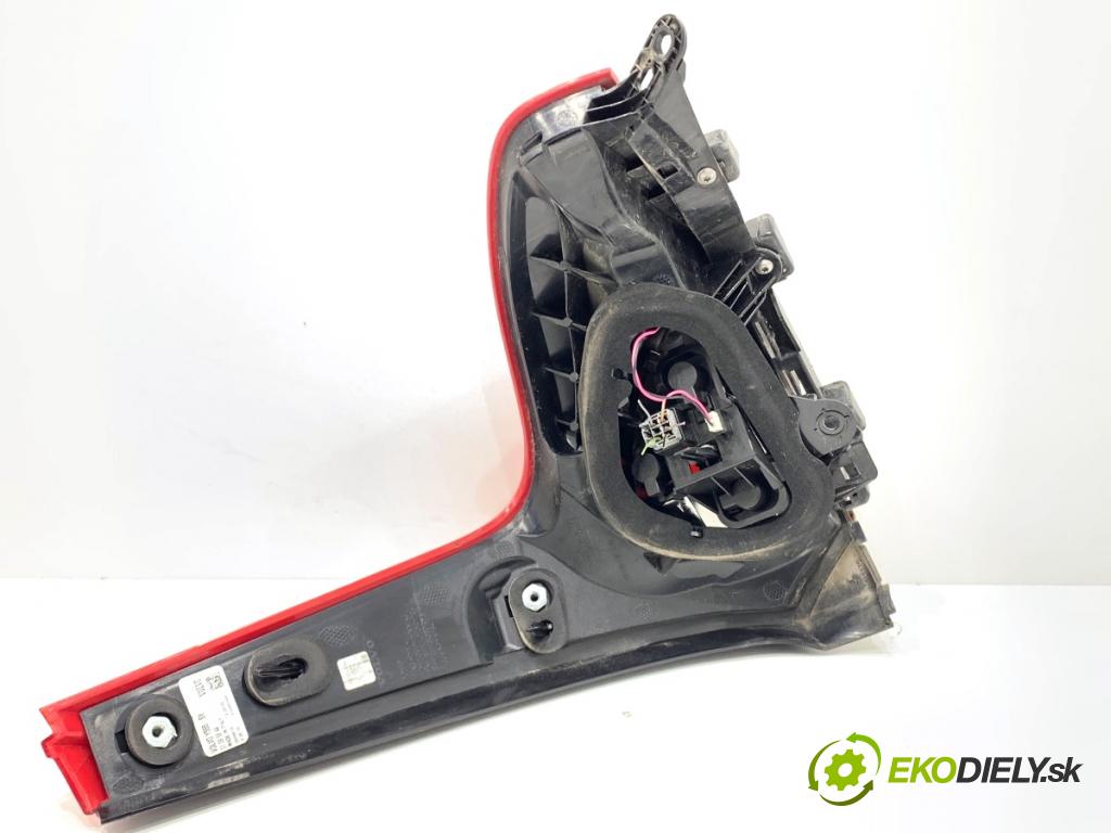 VOLVO V40 liftback 2016 88 kW D2 1969 světlo levý zadní část