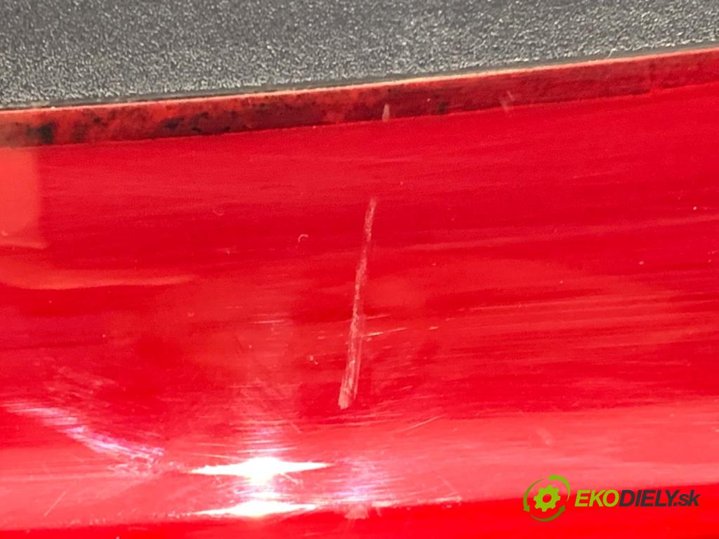 VOLVO V40 liftback 2016 88 kW D2 1969 světlo levý zadní část