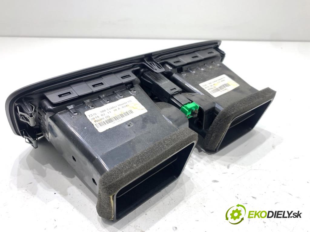 VOLVO V40 liftback 2016 88 kW D2 1969 mří topení přední část 313702