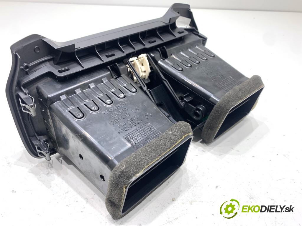 VOLVO V40 liftback 2016 88 kW D2 1969 mří topení přední část 313702