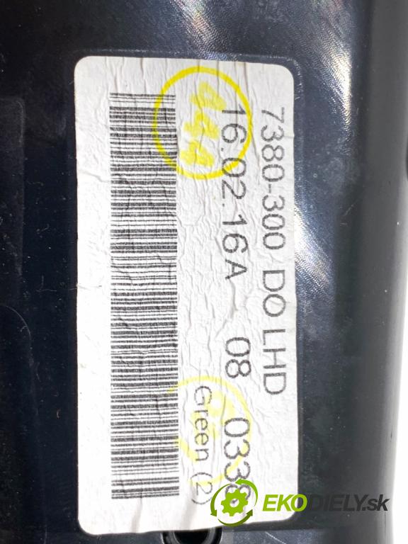 VOLVO V40 liftback 2016 88 kW D2 1969 mří topení levý přední část 30791697