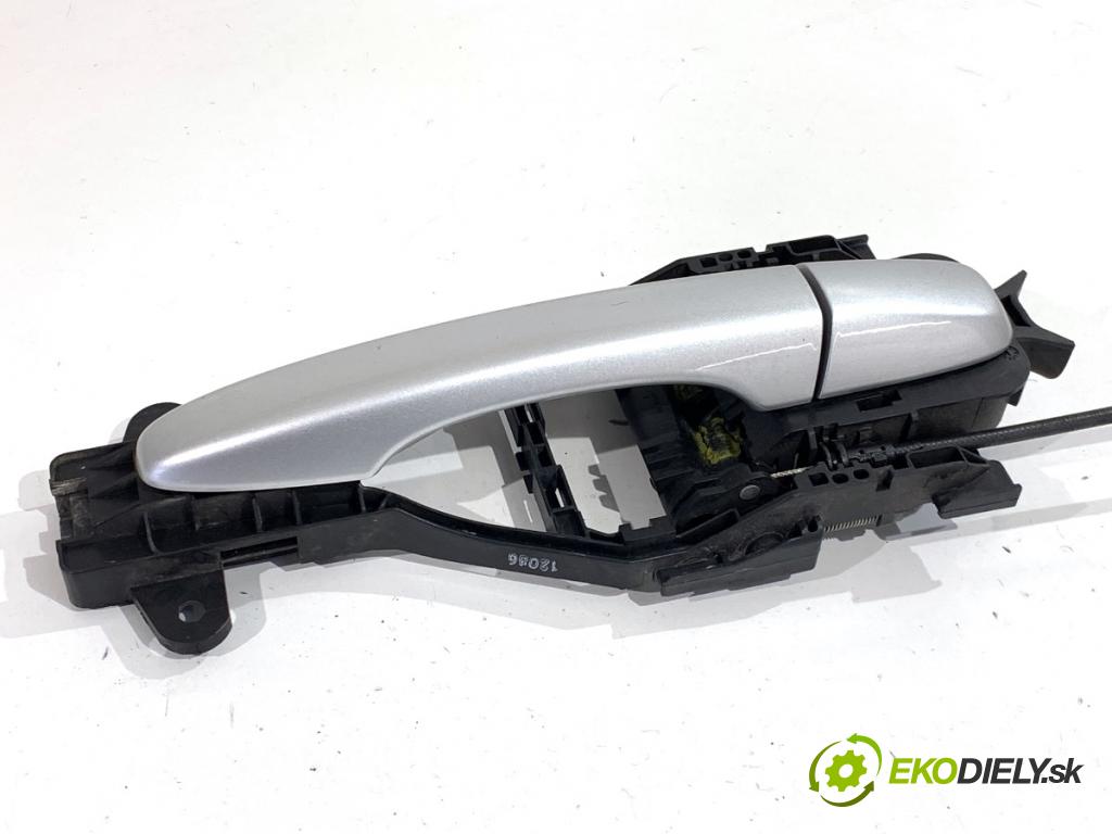 VOLVO V40 liftback 2016 88 kW D2 1969 Kľučka vonkajšia pravy zad 31440084