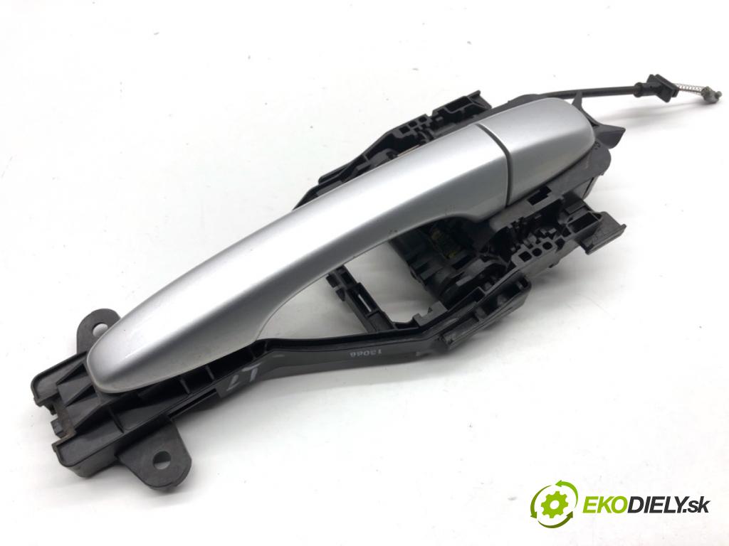 VOLVO V40 liftback 2016 88 kW D2 1969 klika vnejší levý zadní část 31440084