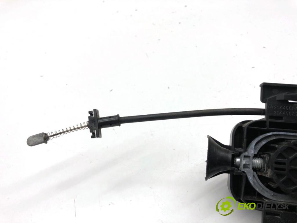 VOLVO V40 liftback 2016 88 kW D2 1969 klika vnejší levý zadní část 31440084