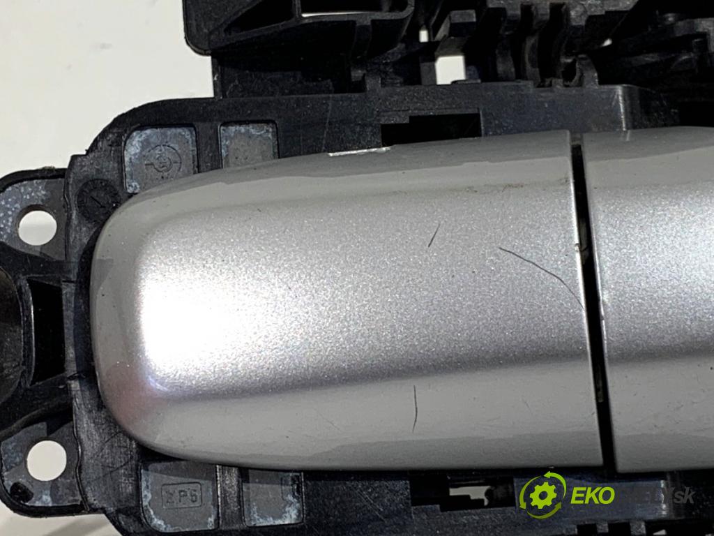 VOLVO V40 liftback 2016 88 kW D2 1969 Kľučka vonkajšia ľavy predný 31440082