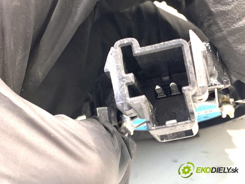 VOLVO V40 liftback 2016 88 kW D2 1969 reproduktory 30657445 31384748