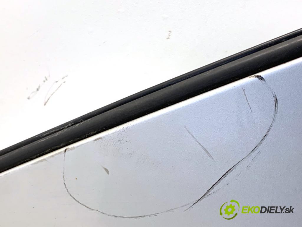VOLVO V40 liftback 2016 88 kW D2 1969 Dvere ľavy zad 711