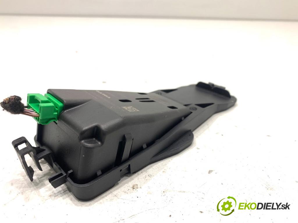 VOLVO V40 liftback 2016 88 kW D2 1969 snímač deště 31360888 (Snímač deště)