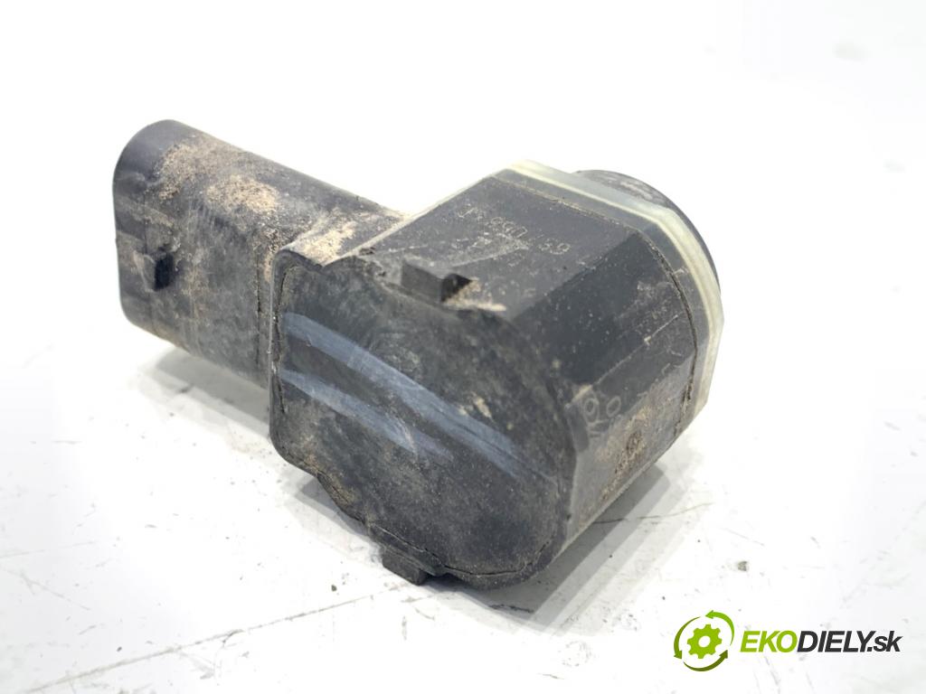 VOLVO V40 liftback 2016 88 kW D2 1969 snímač PDC 31445160